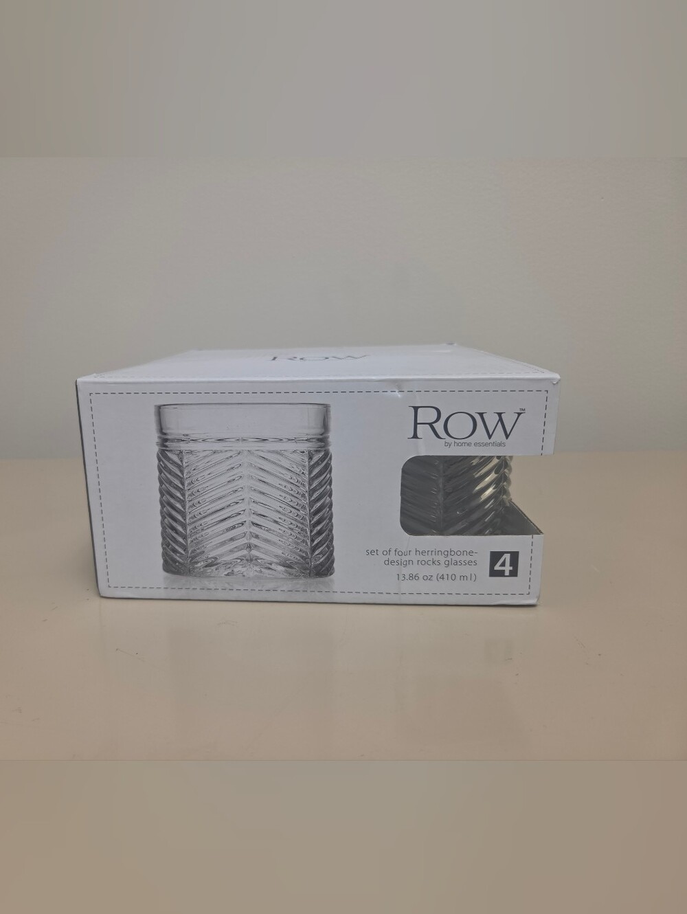 Set of 4 elegant Herringbone Rocks Glasses – New in Box